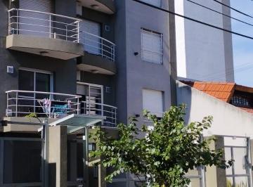 Departamento de 2 ambientes, Morón · Depto. 2 Ambientes Al Frente con Balcón