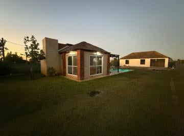 Quinta vacacional · 120m² · 4 Ambientes · 1 Cochera · Venta Casa Quinta Santa Fe - Lagos del Leyes