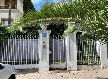 Casa de 5 ambientes, Lomas de Zamora · Muy Linda Propiedad en Excelente Barrio