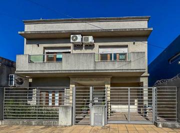 Casa · 120m² · 4 Ambientes · 1 Cochera · Casa en Venta en Villa Club - Hurlingham