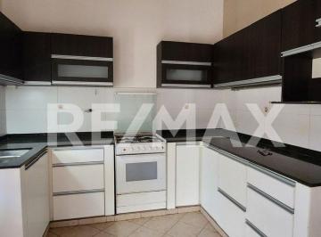 Casa · 105m² · 4 Ambientes · 1 Cochera · Alquiler Casa 3 Dorm. B° Las Calandrias