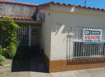 Casa · 270m² · 4 Ambientes · 1 Cochera · Casa en Pueblo Nuevo
