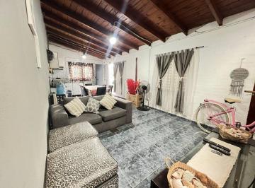 Casa · 150m² · 4 Ambientes · 1 Cochera · Se Vende Amplia Casa en Quebrada de Las Rosas