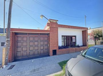 Casa · 148m² · 3 Dormitorios · 1 Cochera · Casa en Fray Luis Beltran
