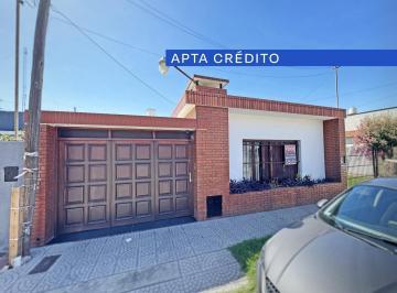 Casa · 148m² · 3 Dormitorios · 1 Cochera · Casa en Fray Luis Beltran