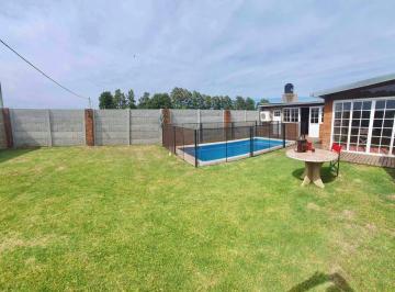 Casa · 64m² · 1 Ambiente · Casa de Fin de Semana en Roldan