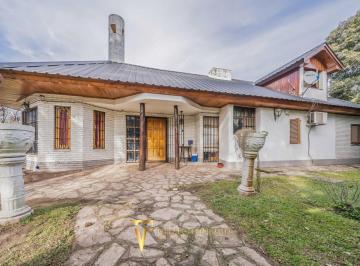 Casa · 210m² · 4 Ambientes · 2 Cocheras · Casa en Ezeiza - 4 Ambientes - Dos Cocheras - Pileta - Apto Crédito