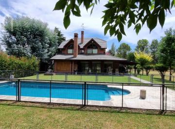 Casa · 220m² · 5 Ambientes · 2 Cocheras · Casa en Venta en El Ombu | 4 Dorm. | Gran Lote a Golf