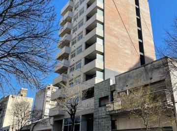 Departamento · 75m² · 4 Ambientes · 1 Cochera · Departamento - Echesortu - Balcón - Dos Baños
