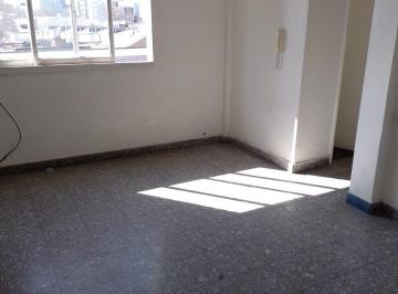 Departamento de 1 ambiente, Pompeya · Departamento 1 Ambiente Contra Frente