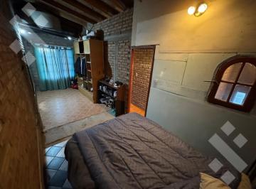 Casa · 130m² · 3 Ambientes · Venta Casa 2 Dorm.. a Refaccionar. B Huiliches, Maestr