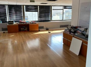 Oficina comercial de 4 ambientes, Centro / Microcentro · Alquiler Oficina en El Centro con Cochera