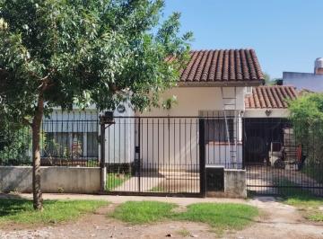 Casa · 120m² · 3 Ambientes · 1 Cochera · Casa en Ezeiza, 25 de Mayo Al 1100