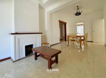Casa · 245m² · 4 Ambientes · 1 Cochera · Venta en Block Chalet 4 Ambs 2 Deptos - Barrio Chauvin