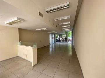 Local comercial · 210m² · Local en Alquiler