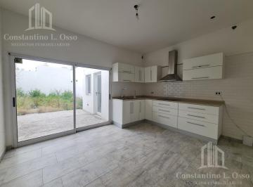 Casa · 160m² · 4 Ambientes · 1 Cochera · Casa Moderna a Estrenar - 3 Habitaciones - Parque Libre