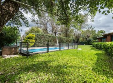 Casa · 106m² · 5 Ambientes · 2 Cocheras · Venta - Casa Dos Dorm. - Funes