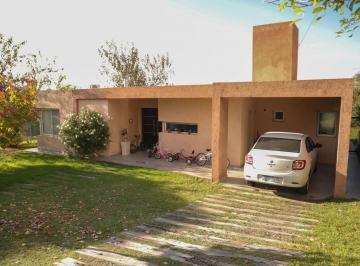 Casa de 5 ambientes, La Calera · Casa a La Venta en Barrio La Estanzuela - La Calera