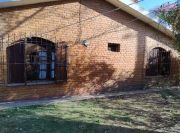 Casa · 120m² · 3 Dormitorios · 2 Cocheras · Casa 3 Dor. en Villa Allende, Barrio Golf