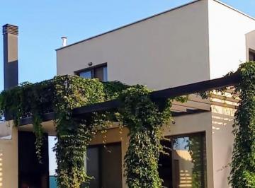 Casa · 200m² · 10 Ambientes · 2 Cocheras · Estancia Bulnes
