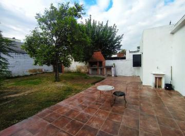 Casa · 90m² · 5 Ambientes · 1 Cochera · Venta Casa 3 Dorm. Panamericano Cordoba Gran Patio