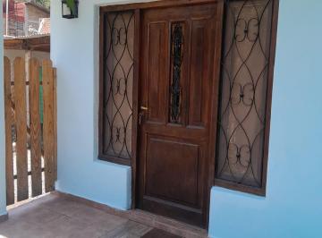 puerta de entrada · Excelente Propiedad en Barrio Las Flores