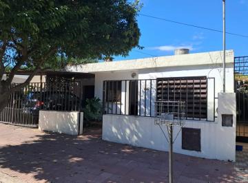 Foto · Casa Dos Dorm - Patio con Pergola de Jazmin! Hermosa!