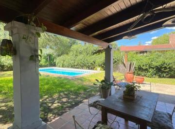 Casa · 188m² · 3 Dormitorios · 1 Cochera · Vendo Casa 3 Dorm. Apto Crédito