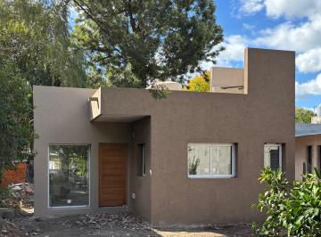 Casa de 3 ambientes, La Plata · Moderna y Luminosa Casa a Estrenar en City Bell