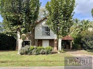 Casa · 140m² · 4 Ambientes · 2 Cocheras · Casa en El Barrio Privado Bermudas