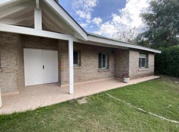 Casa · 170m² · 4 Ambientes · 2 Cocheras · Casa en Alquiler Altos del Barranco. Cuatro Cuartos. Barrio a m de Panamericana
