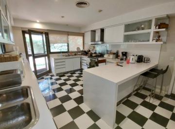 Casa · 620m² · 15 Ambientes · 2 Cocheras · Casa en Las Lomas - San Isidro