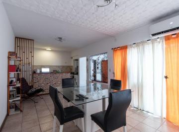 PH · 114m² · 7 Ambientes · Casa Pasillo en Venta 3 Dorm. Barrio Parque