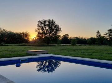 Casa · 160m² · 4 Ambientes · Venta Casa Chacra 4 Amb Las Lilas Lujan Lote