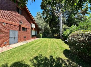 Casa · 150m² · 6 Ambientes · Casa en Venta - 4 Dorm. 4 Baños - Pilar