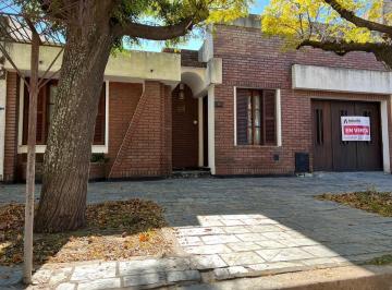 Casa · 346m² · 4 Ambientes · 1 Cochera · Casa en Venta en Los Toldos