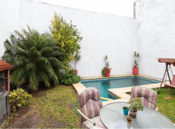 Casa · 300m² · 6 Ambientes · Venta Casa 5 Amb. Mataderos, Barrio Naon. Pileta