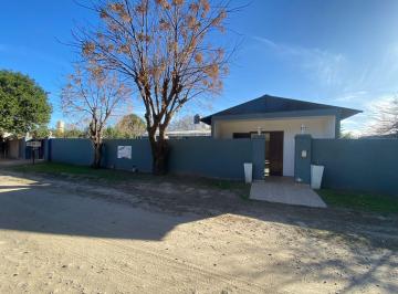 Casa · 426m² · 8 Ambientes · Casa Ideal Geriatrico / Hostel 7 Dormit Anisacate