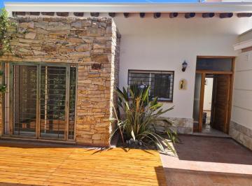 Casa · 104m² · 4 Ambientes · 2 Cocheras · Vivienda en Barrio "Rincón de Palma" Maipú