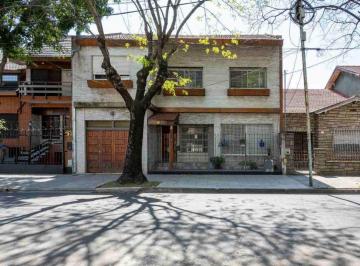 Casa · 176m² · 5 Ambientes · 1 Cochera · Venta Casa 4 Dorm. en Versalles, con Pileta