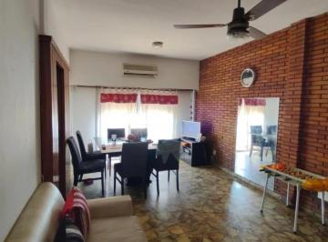 PH · 74m² · 3 Ambientes · PH en Venta - 2 Dorm. 2 Baños - 160 m² - Bernal