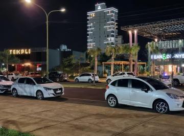 El departamento es nuevo y esta ubicado sobre la costanera. A una cuadra de los · Semipiso Alto Vistas 360 Frente Al Rio. Buena Zona