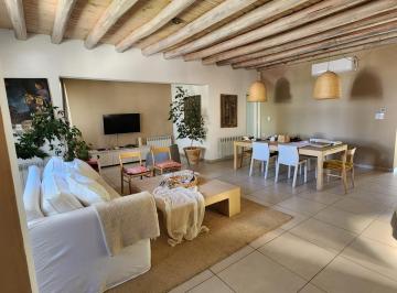 Casa · 124m² · 2 Dormitorios · 1 Cochera · Casa en Alquiler en B° Privado Lar de Drummond