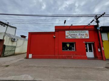 Casa · 300m² · 4 Ambientes · 1 Cochera · Local con Casa en Timbues con Inmejorable Ubicación Sobre La Ruta 11