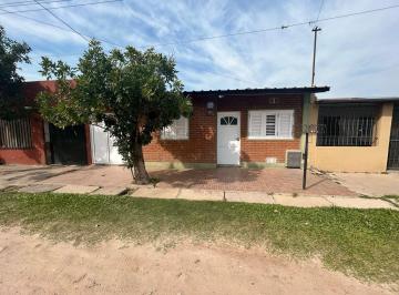 Casa de 4 ambientes, Ciudad de Santa Fe · Casa en Venta, Primer Pasaje 4700, Santa Fe.