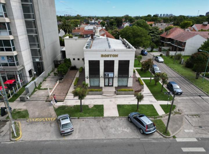 Local comercial · 950m²