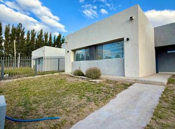 Casa · 70m² · 3 Ambientes · Alquilo Casa 2 Dorm. - Ingreso Vehicular - Patio - Barrio Parque Talero - Neuquén Capital
