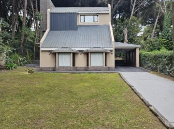 Casa · 210m² · 6 Ambientes · 2 Cocheras · Casa en Venta - 3 Dorm. 4 Baños - 800 m² - Pinamar