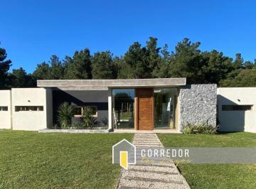 Casa · 230m² · 5 Ambientes · Venta, Casa, Costa Esmeralda, Senderos IV, Lote Al 100, 5 Ambientes