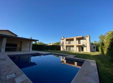 Casa · 350m² · 7 Ambientes · 2 Cocheras · Casa en Venta Barrio Chacras de Farrell